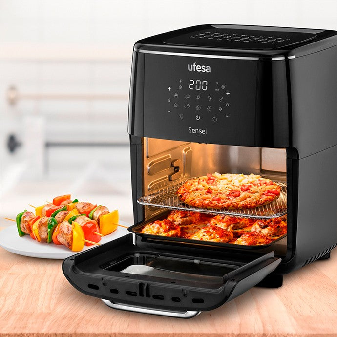 Freidora de aire digital 12L Ufesa Sensei en cocina